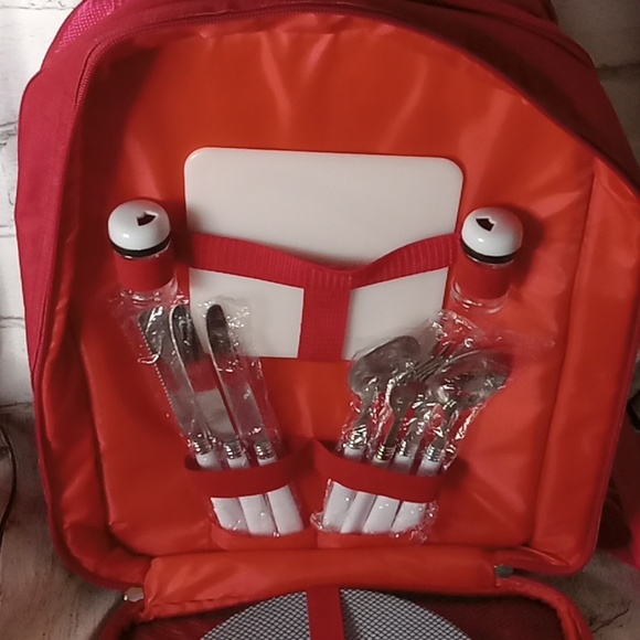 Angry Orchard picnic backpack - Picture 4 of 9